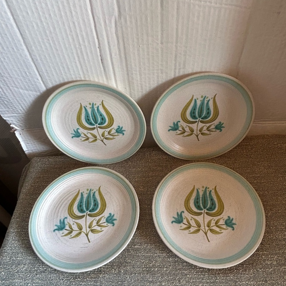 Vintage salad Plates - Set of 4